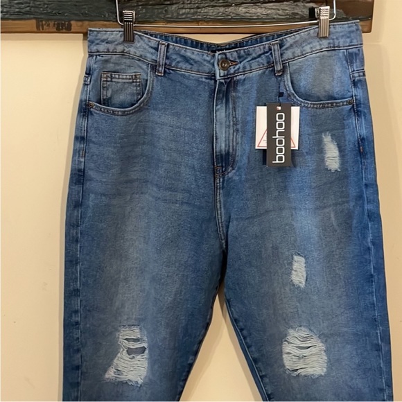 Boohoo Ripped Distressed High Waist Mom Jean Size 14 - Picture 7 of 16